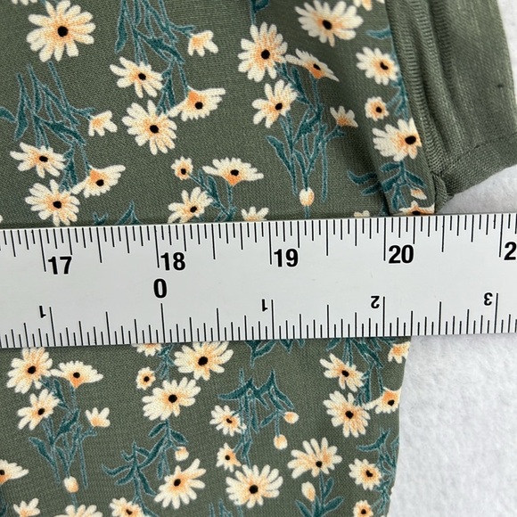 Papermoon (Stitch Fix) Women’s Top Size S Moss Green Floral Mixed Media NWT - Picture 10 of 11
